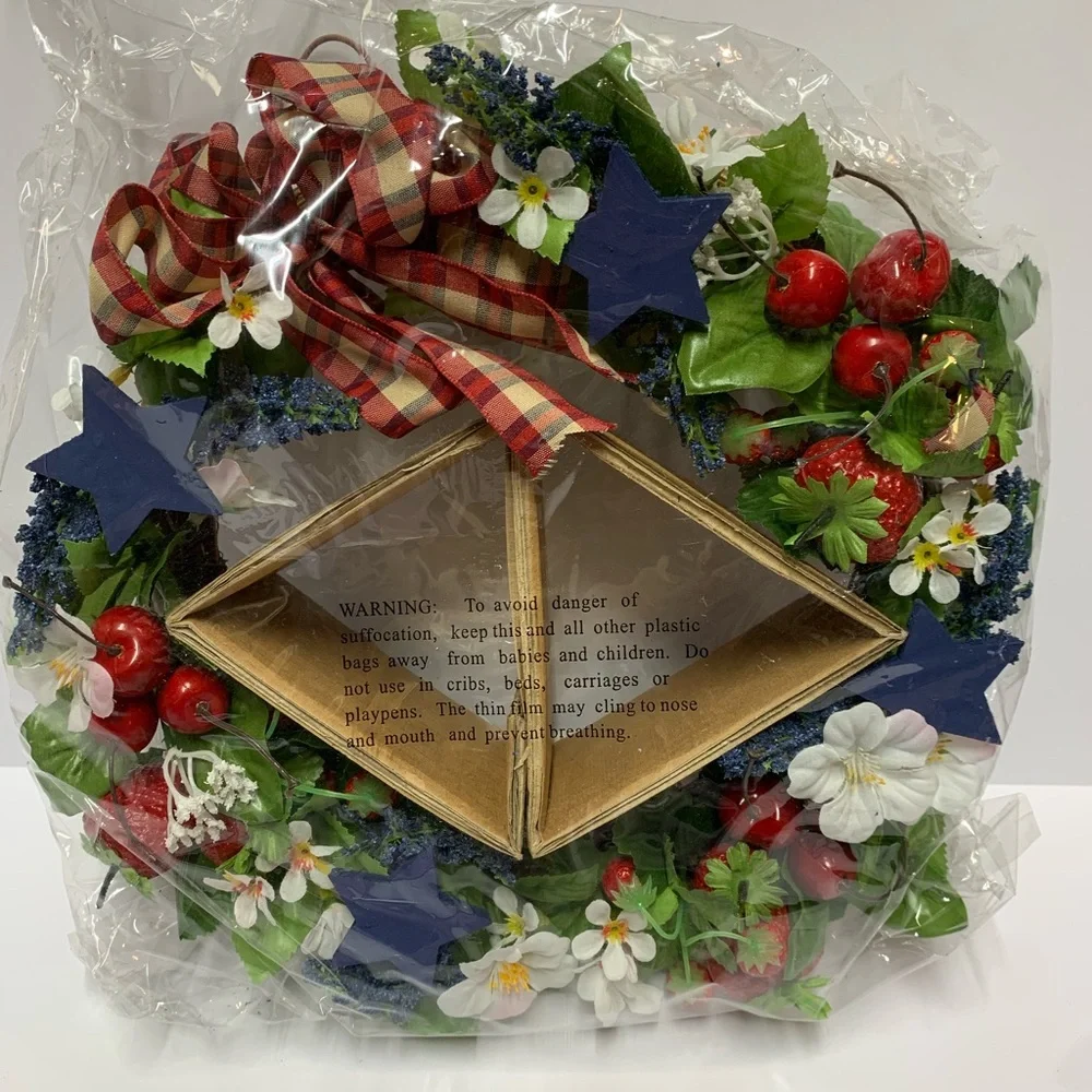 Vintage Avon Gift Collection Americana Patriotic Wreath NIB HTF 2002